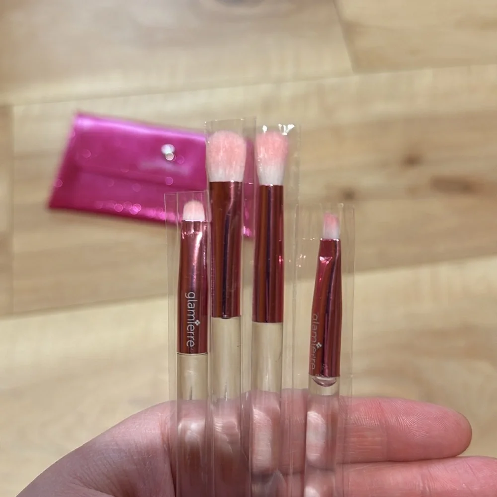 ✨NEW✨Glamierre Pink Luxe Glitter Eye Brush Collection Novelty Heart Design - Picture 2 of 3